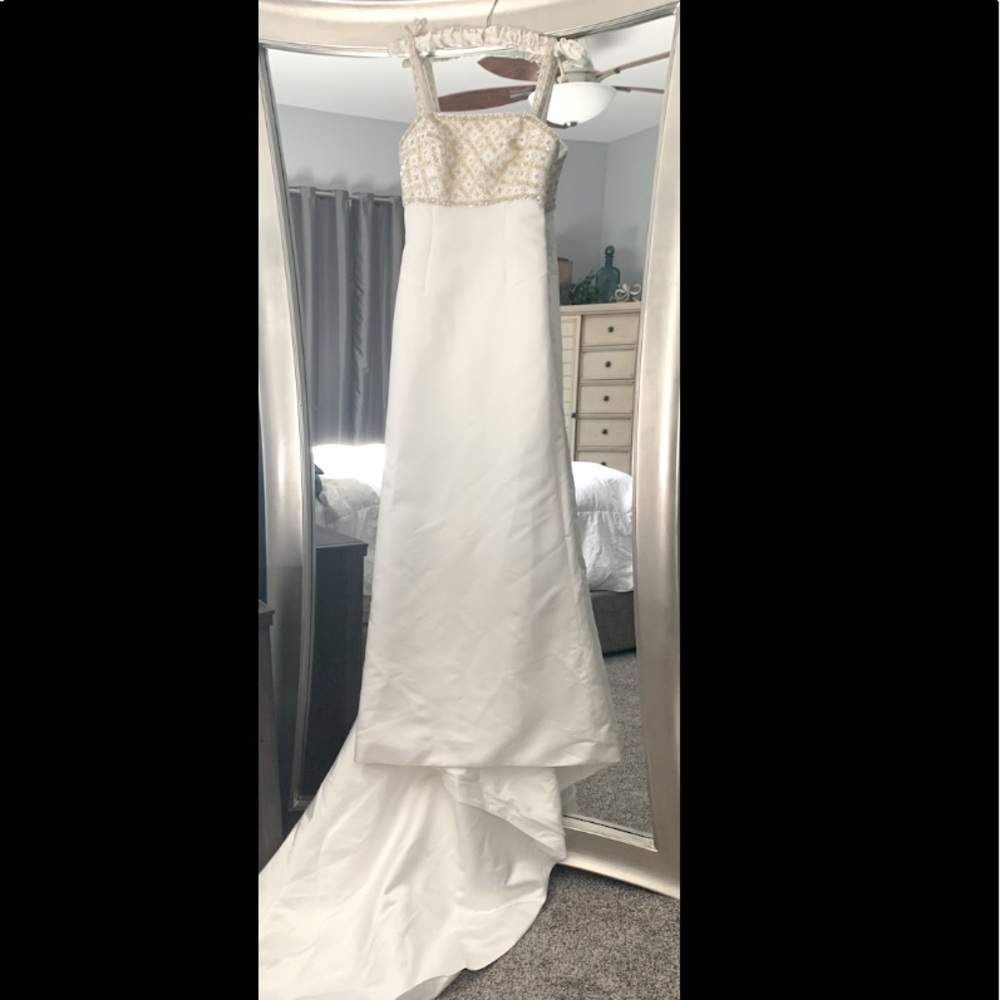 Timeless Vintage Mermaid Wedding Dress. Never Worn